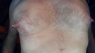 S&eacute;ance exhib et BDSM t&eacute;tons